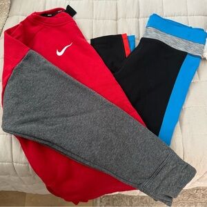 ❤️Nike sweatshirt Lg leggings M.❤️ tags off but never worn. Super cute.